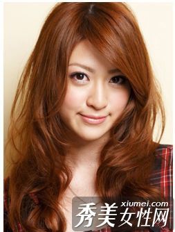 韩国最热的卷发在2011年变成了va va voom