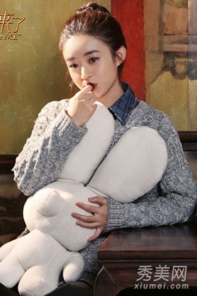 牛仔衬衫配毛衣甜美迷人的穿着活力