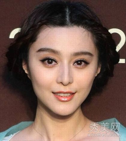 女演员红地毯风格PK范冰冰赢得杨颖