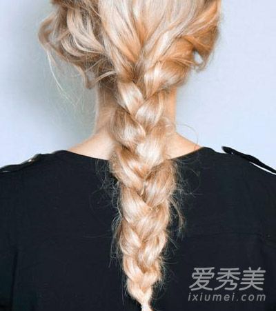七夕约会发型教程中,长发比其他发型更好。
