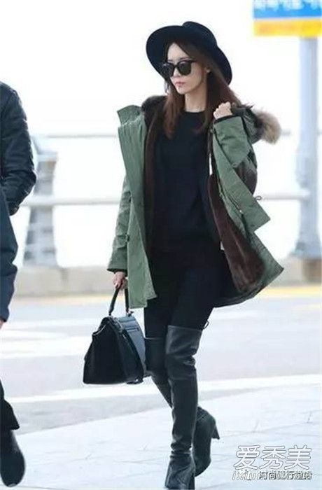 这个冬天的温暖和时尚足以搭配一件大衣。