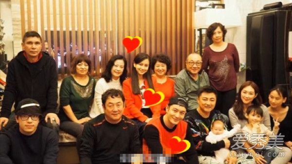 宝宝朴素的家庭照片认不出化妆前后都很穷的女明星。