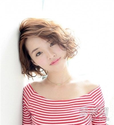 钻石脸适合短发微卷发迷人的最小脸型