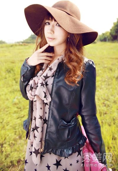 秋季帅气的皮裙营造你的女王氛围