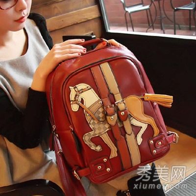 2013年新款包袋是本季必备的时尚单品。