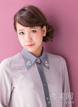 DIY甜美迷人的云杉侧球头发显示出一点女人味