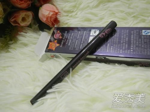 为什么新买的眼线笔不会出水?如果眼线没有露出水面,我该怎么办?