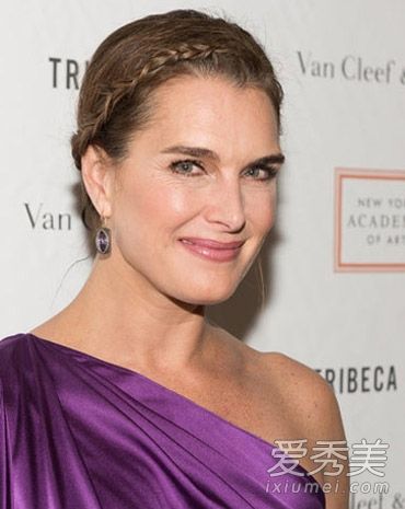 长发将装扮成仙女以减少年龄辫子成为头发编辑