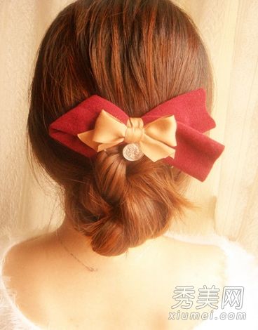 夏季最简单的气质课程体现了优雅的女性。