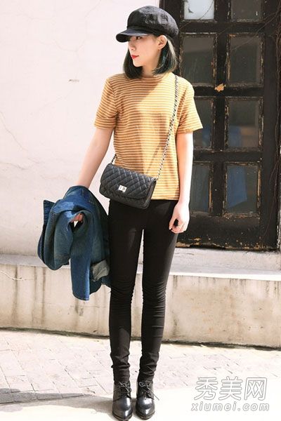 条纹t恤衬以达伦的多种服装的实用外观