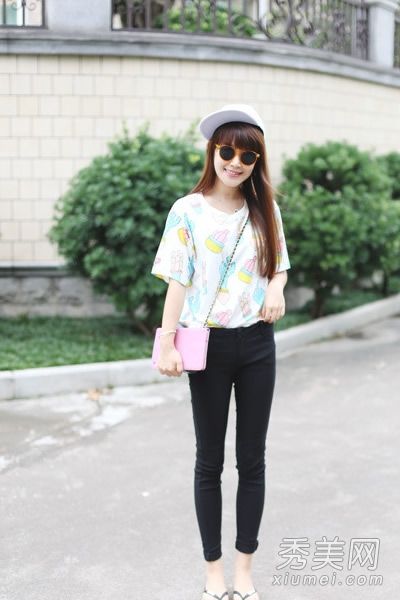 宽松短袖T+打底裤略胖女孩修身搭配