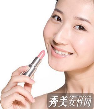 帮助你掩盖缺点的化妆技巧