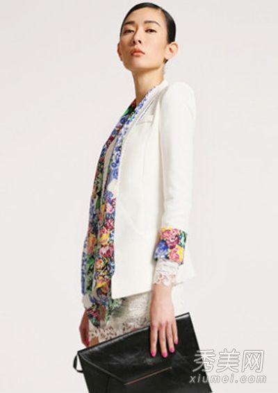 碎花在春天搭配，打造清新甜美的小礼服