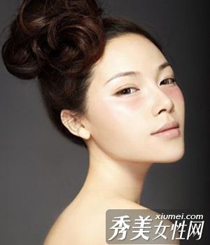 三维腮红技术为面部增添色彩