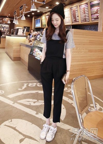 t恤+裤子可以减少年龄