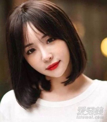 一个小个子不适合剪短头发。你只知道他的短发有多高。