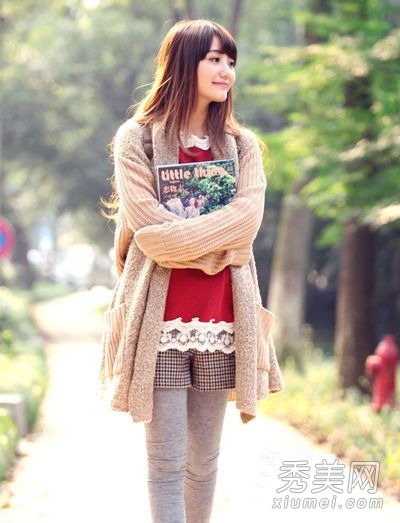 秋季必备针织羊毛衫最时尚,也最容易搭配。
