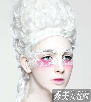 美丽的妆在名画中遇见4个美丽的女人。