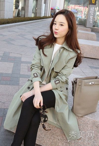 军用绿色风衣既时尚又性感，用途广泛又实用。
