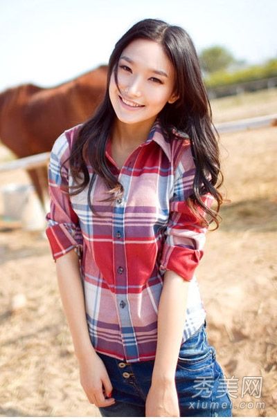 2013流行春季毛衣针织衬衫搭配