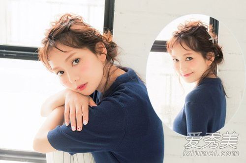 御姐必须学习蓬松的头发课程来创造一种独特的华丽感。