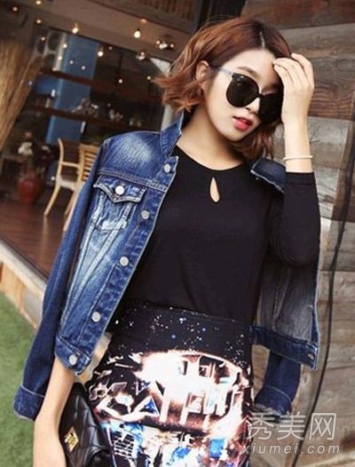 牛仔外套很流行，裙子和裤子非常漂亮。