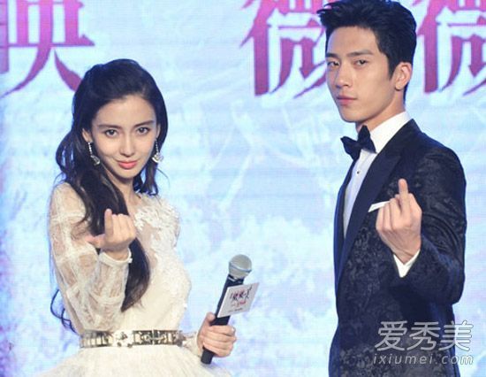 边缘的中心露出来了!像女神一样绑在一起是最时髦的。