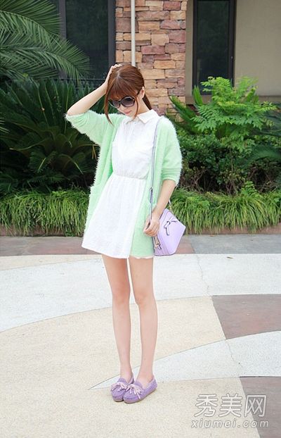 针织羊毛衫最好搭配连衣裙和女士服装。