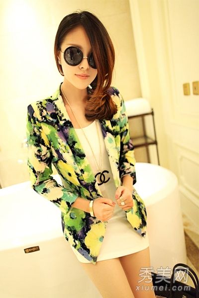 复古印花时尚展现早春花卉世界