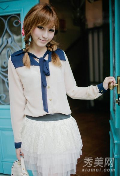 如何搭配衬衫和短裙甜裤