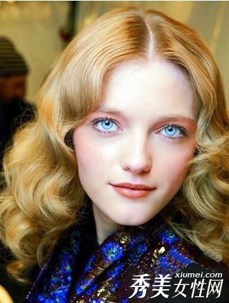 早春约会美容化妆清纯优雅敲男人的心