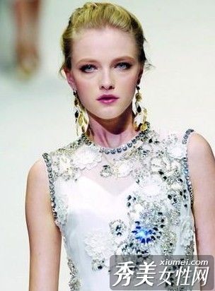 20世纪60年代,时装秀因复古妆容而广受欢迎。