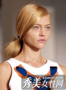 4个值得信赖的马尾辫简单时尚