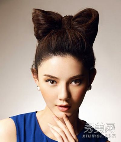 时尚蝴蝶结发式装订方法展现女性无限魅力