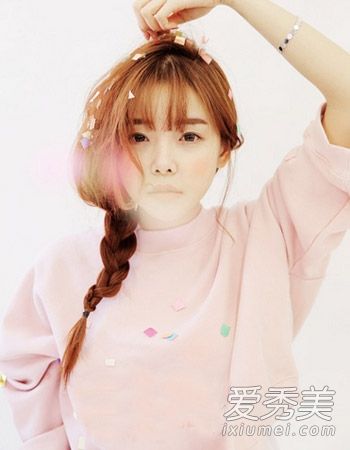 不要担心9种时尚发型,宽宽的前额可以完美的塑造脸型