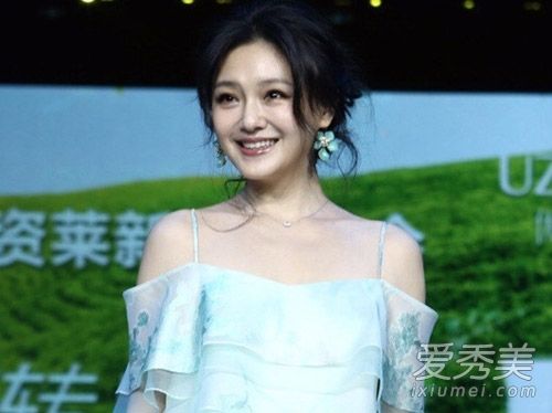 拿什么来拯救你明星们喜欢的煎饼脸发型
