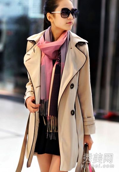 秋装爆款风衣能够在美国营造出独特的女人味