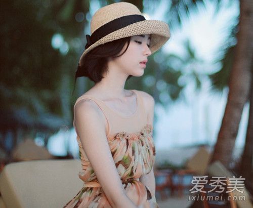 夏天剪短很热吗?你夏天剪什么样的短发?天气很好,不热。