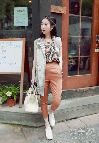 秋装搭配背心+夹克+裤子最漂亮