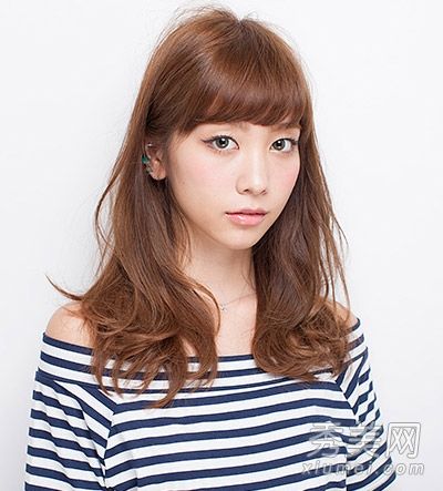 初秋梨花烫脸小圆圈女孩发型设计