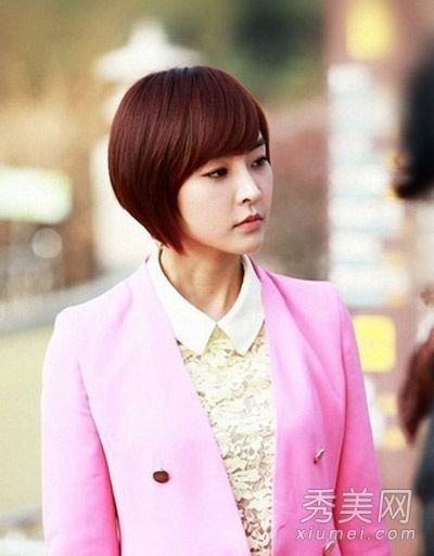 刘诗诗,尹恩惠,中国和韩国女演员展示熟练的西装