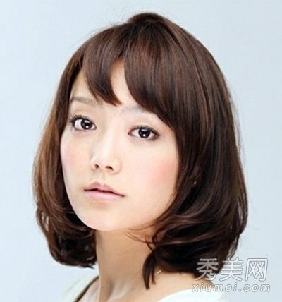如何将齐肩短发打造成好看的发型,韩国女士范扎法图