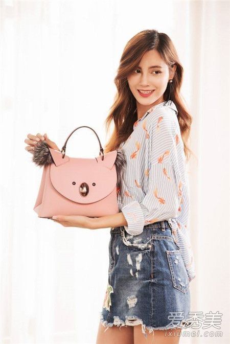 红谷女包呢?它是真皮的吗?