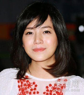 圆脸女演员陈妍希示范如何熟练使用发型来修剪肉脸