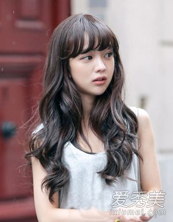 2015年女孩在美丽假发图片中看到发型的可能性