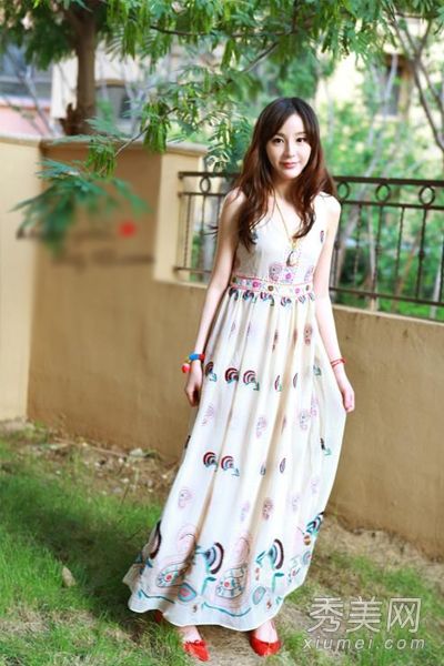 2013年新长裙多彩民族风格释放夏日性感