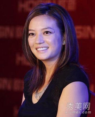 《走向青春》展示赵薇展示大脸型适合的发型