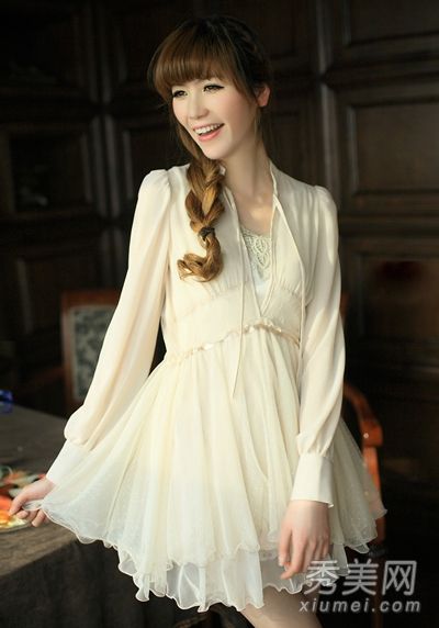 美丽浪漫的秋装造就甜美女孩