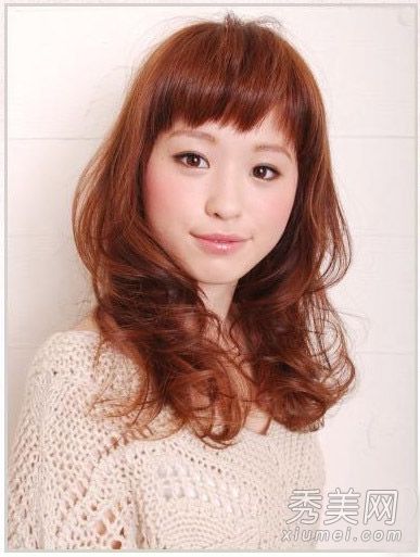 汉字脸适合什么发型?浓密的刘海和镶边