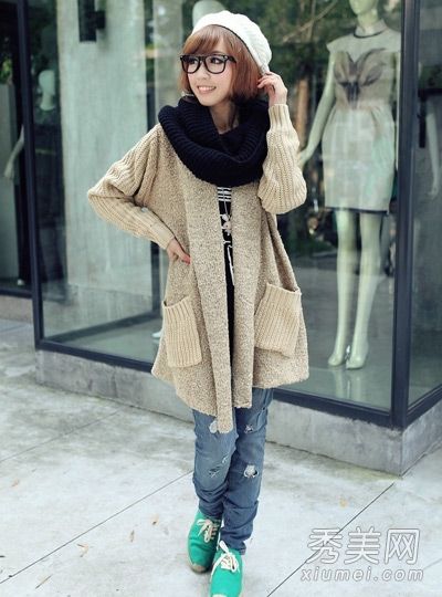 毛线衫很受欢迎,并与新时尚融合在一起